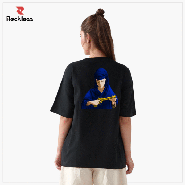 T-shirt-03-model-back.png “Kaur”